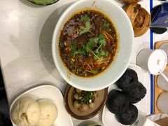 -李与白包子铺(桐梓林店)