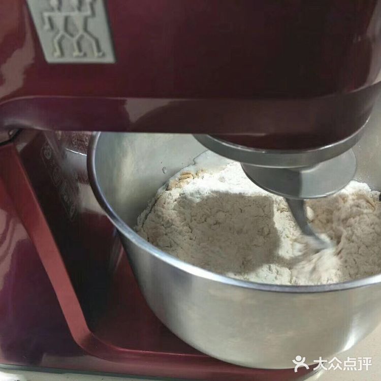 这碗水晶油泼面把你吃的美美哒[色][色][色]
