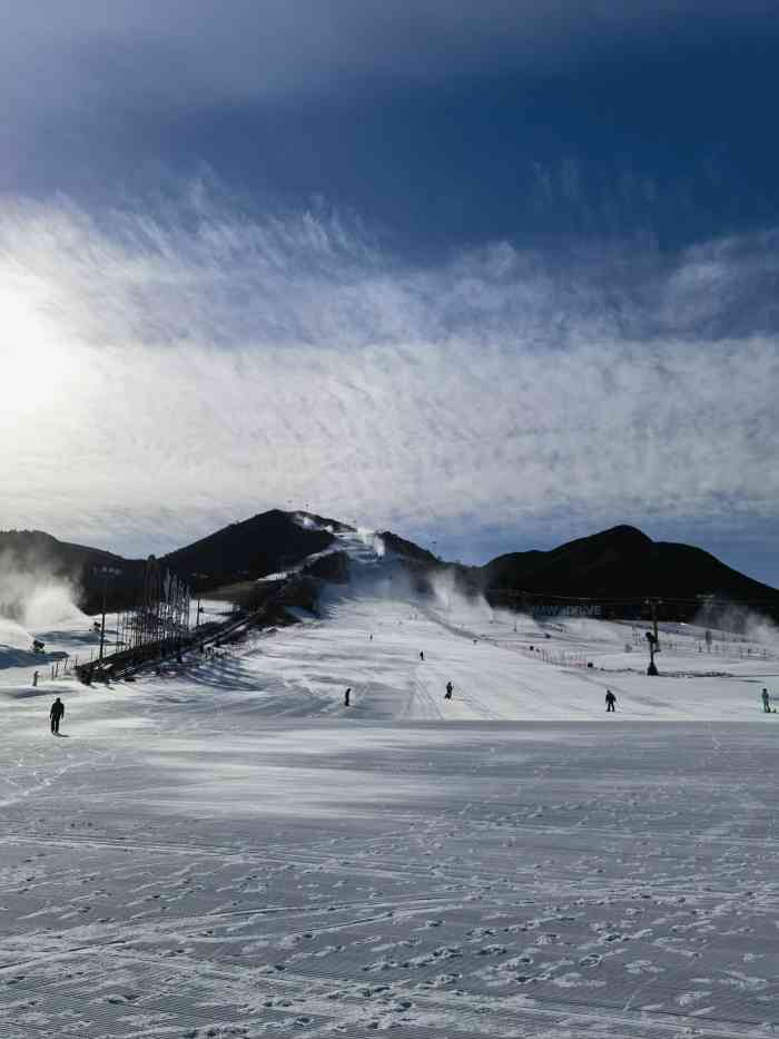 北京渔阳国际滑雪场-"连着两个周末都带娃去滑雪了,去时高级道没.