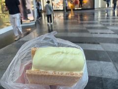 -詹爷爷乌节路街头冰淇淋