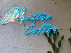 -怪兽咖啡 Monster Cafe