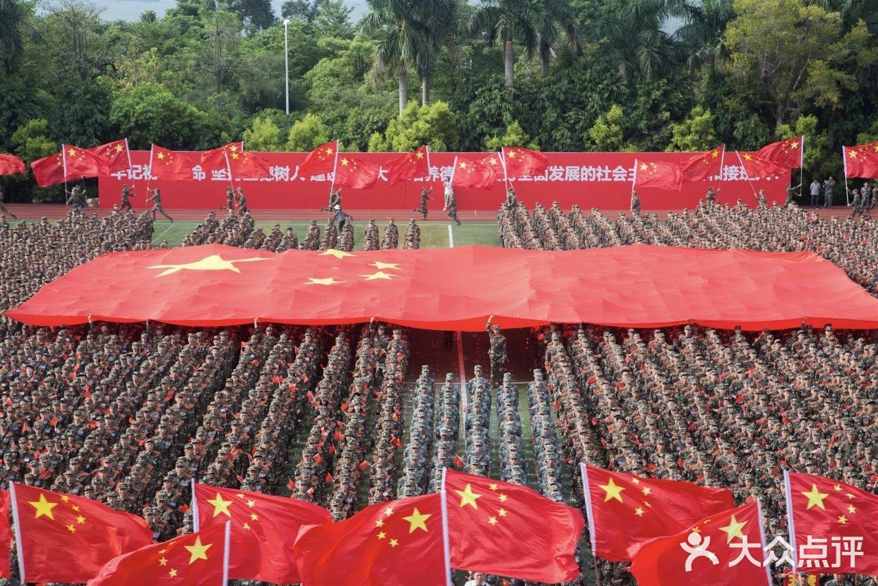 厦大开学第一天，上弦场万人大合唱、传国旗！