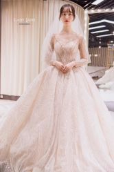 -Lady  Jane高端婚纱礼服馆