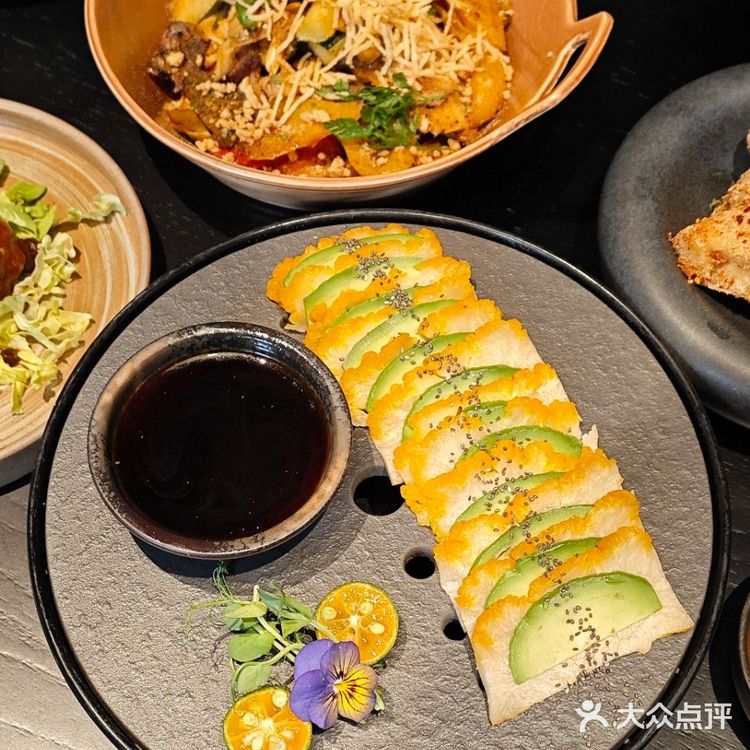 走进成都这家宋式美学素食餐厅