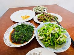 -胡子饮食店