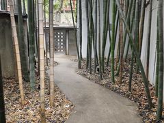 -穹六人间 people 6(岳阳路店)