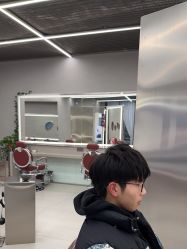 -侨治发型