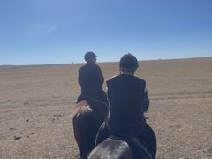 -额尔古纳黑山头绿野马帮骑马场