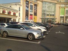 -月星家居广场-路面停车场