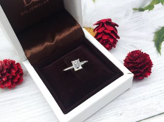 结婚钻戒|一克拉祖母绿切割异形钻