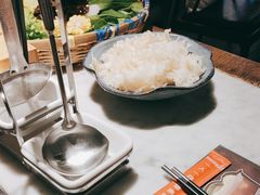 -尚尚仙·酸汤猪手·猪肚鸡火锅(华联万柳购物中心店)