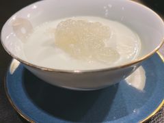 官燕双皮奶-广州文华东方酒店·江-由辉师傅主理