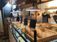面包甜点陈列柜-仙峰天然面包(迎宾路店)