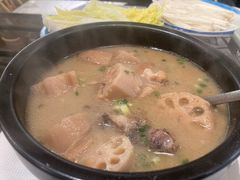-霄汉牛三鲜湖北砂锅菜(万松园2店)