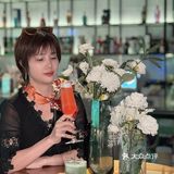 这里的露台view真的好棒，下雨也唯美