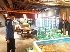 大堂-日进一片海.生腌海鲜火锅.宵夜烧烤(三里屯总店)