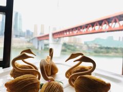天鹅榴莲酥-小天鹅火锅·一线江景洪鼎旗舰店(洪崖洞店)
