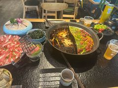 -鹿鸣山草本茶香火锅(园西路店)