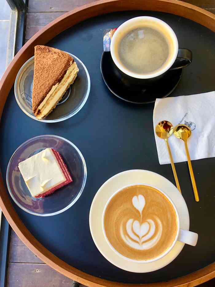 hush coffee bar-"疫情期间找的有室外空间的咖啡店 可以摘下.