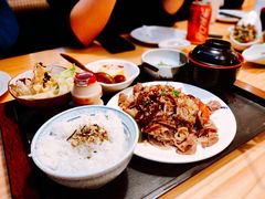 黑胡椒牛舌定食-鲔屋寿喜烧