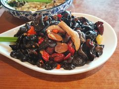 红枣木耳炒颈肉-园林美食城·本土农家菜(杨和镇店)