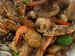 -一口猪海鲜浑锅·东北家常菜