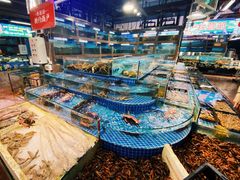 -渔人湾码头海鲜市场负二楼