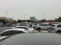 -雪绒花路停车场