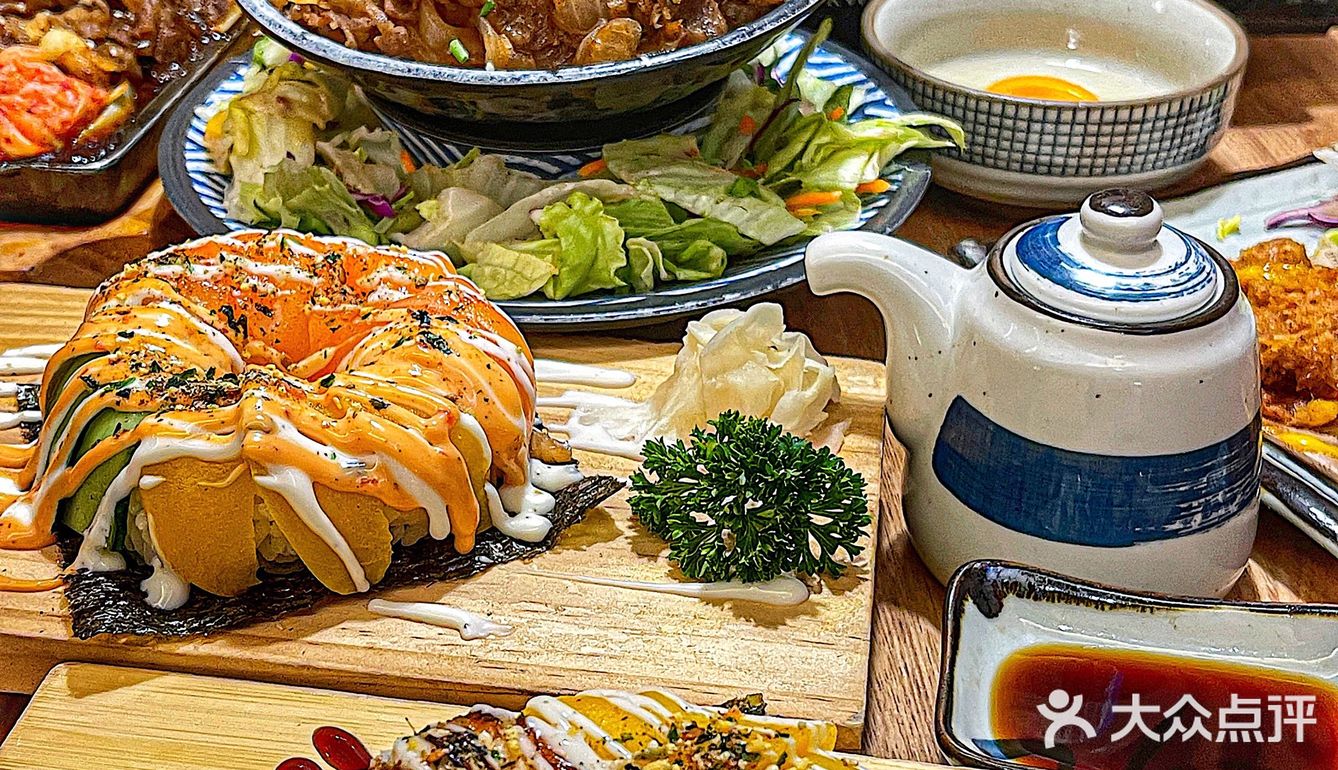 武汉首家三文鱼寿司甜甜圈 日料 🍣