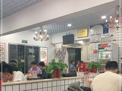 大堂-八两八金·莱芜特色炒鸡(市南漳浦路店)