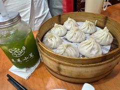 -莱莱小笼·乔艾