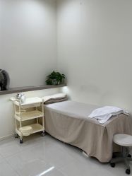 -苗方清颜专业祛痘·皮肤管理