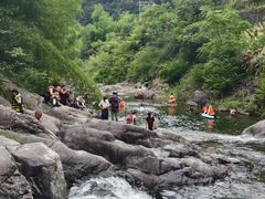 -安吉龙王山峡谷漂流