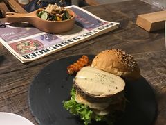 -HIGH FIVE哈福手工汉堡(桂林路店)