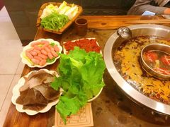 -憨石匠鲜菜土火锅(昆都店)