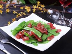 荷兰豆广式腊肠-临界音乐酒馆·小龙虾·江湖菜(华熙LIVE·鱼洞店)