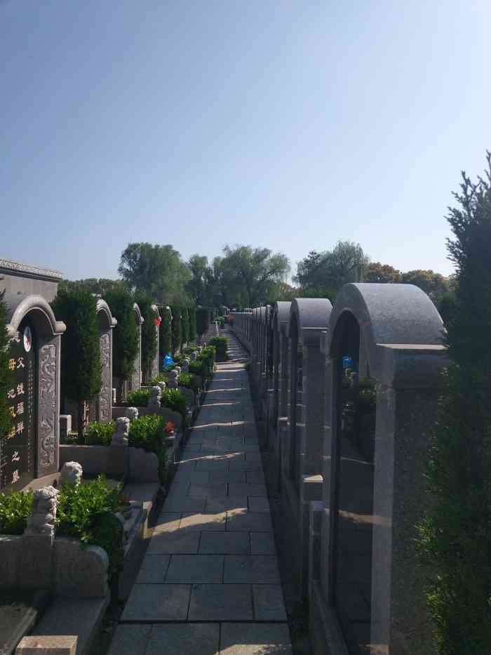 双凤纪念园·洪福墓区