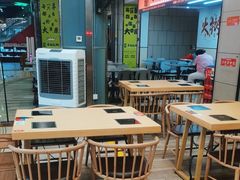 -杨老板·海鲜集市火锅·鲜切牛肉(中防万宝店)