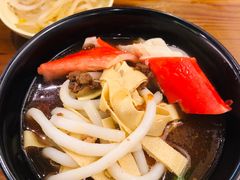 -丽虹云南过桥米线(兴工街店)