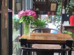 -蓝壁虎咖啡酒馆