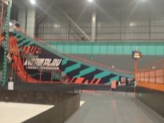 -极限PLAY运动娱乐新世界·团建派对表演休闲馆·室内高空游乐园