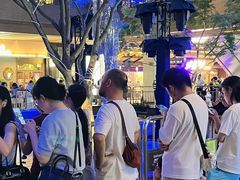 -瑞虹新天地月亮湾