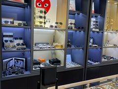 -宏宇眼镜蔡司依视路折扣店(兆佳眼镜城店)