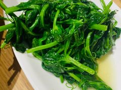 -渝信川菜 · 川味家常菜(财富购物中心店)