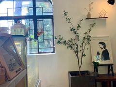 -彳亍咖啡·这里(水湾路店)