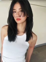 -UN·SAKA 右嗯造型