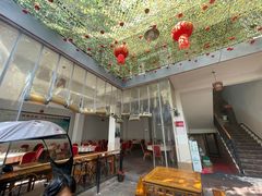-茅屋大酒店