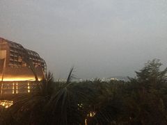 -三亚湾海居铂尔曼度假酒店