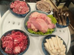 -得意咚瓜·顺德鱼生·冬瓜火锅(深圳首店)
