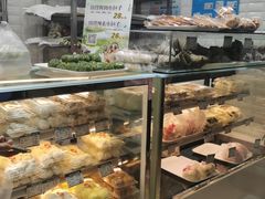 面包甜点陈列柜-白玉兰食品(甜云店)